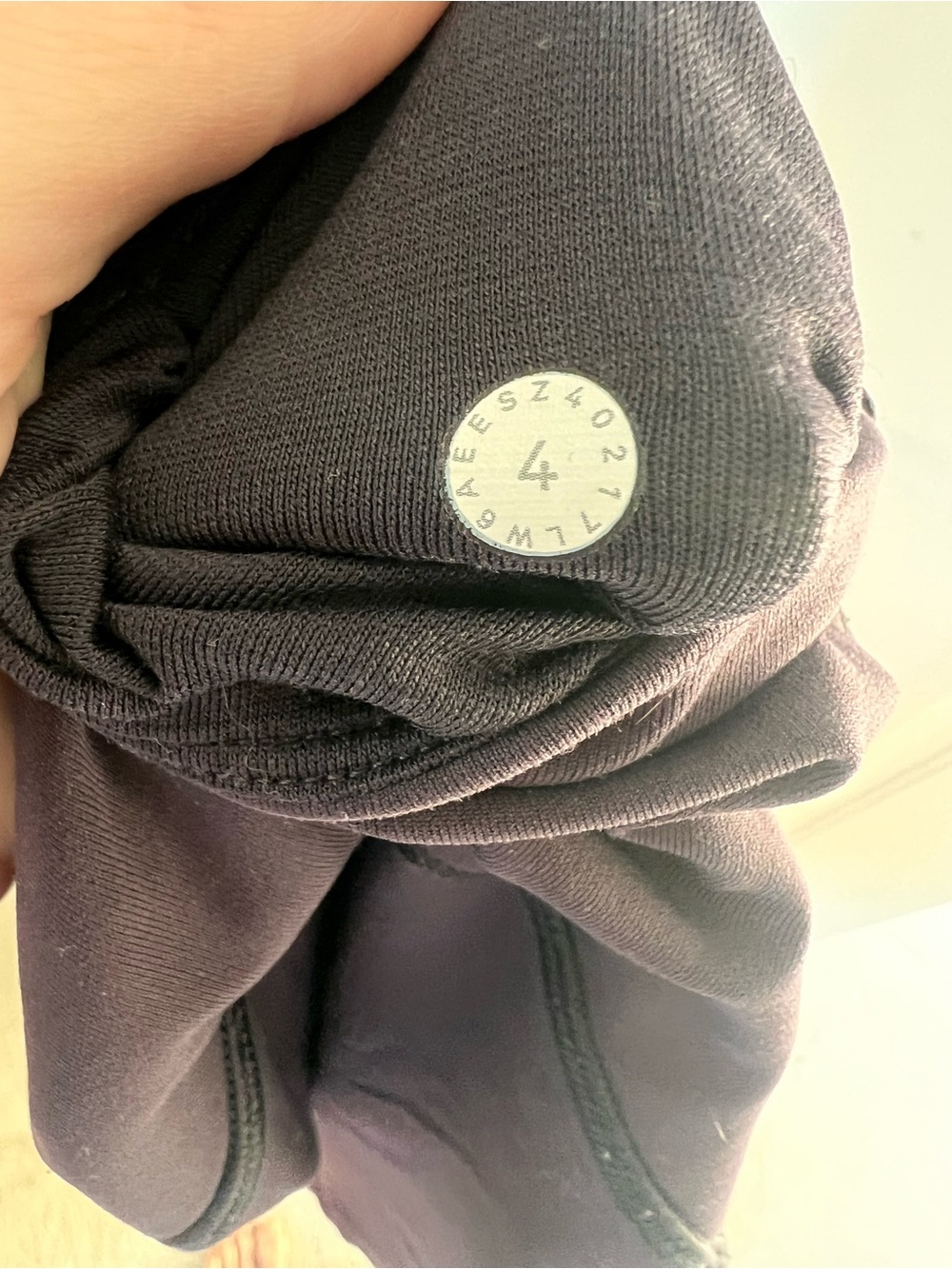 Lululemon Lean In Crop - size 4 - Picture 5 of 5